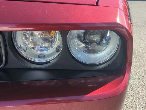 Used 2014 Dodge Challenger R/T image 10