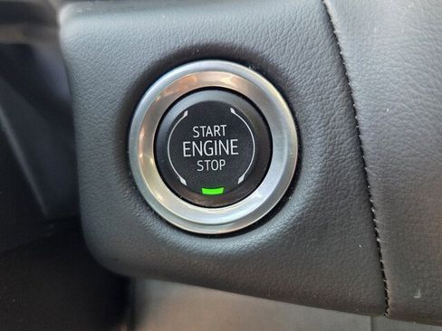 Used 2024 Chevrolet Suburban Premier AWD/4WD image 22
