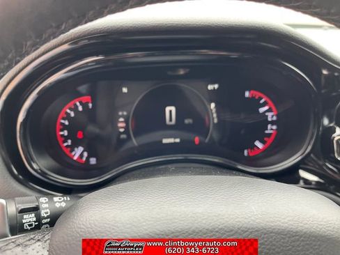 Used 2025 Dodge Durango GT AWD/4WD image 15