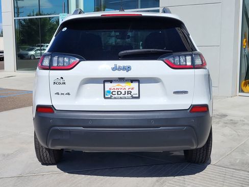 Used 2019 Jeep Cherokee Latitude Plus w/ Comfort/Convenience Group AWD/4WD image 6
