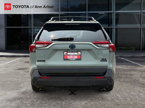 Used 2021 Toyota RAV4 XLE w/ Convenience Package AWD/4WD image 10