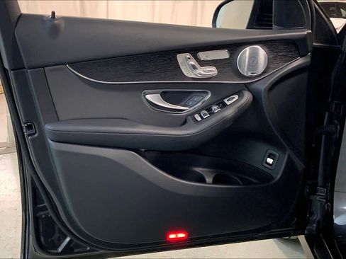 Used 2021 Mercedes-Benz GLC 300 4MATIC image 22