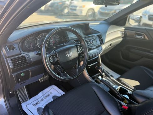 Used 2017 Honda Accord Sport image 14