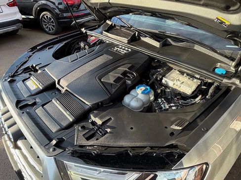 Used 2017 Audi Q7 3.0T Premium image 9