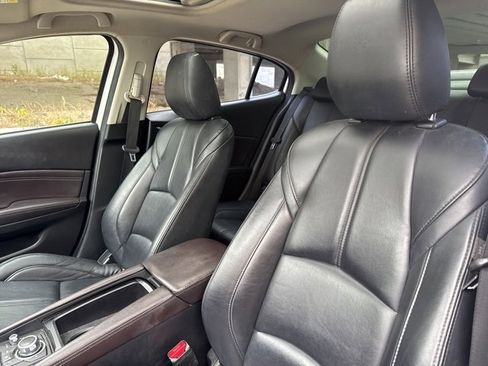 Used 2017 MAZDA MAZDA3 Touring w/ Popular Equipment Package image 11