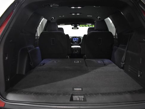 Used 2022 Chevrolet Traverse LT image 33