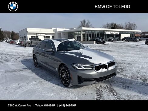 Used 2023 BMW 530e xDrive w/ Premium Package image 1