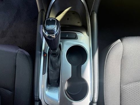 Used 2018 Chevrolet Malibu LT FWD image 18