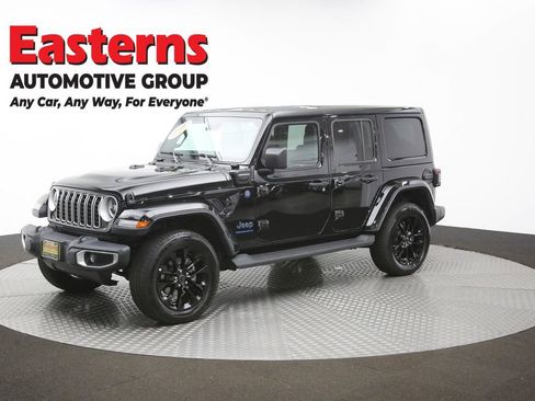 Used 2025 Jeep Wrangler Unlimited Sahara image 56