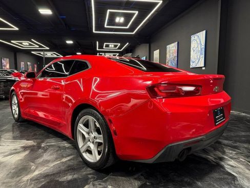Used 2017 Chevrolet Camaro LT RWD image 7