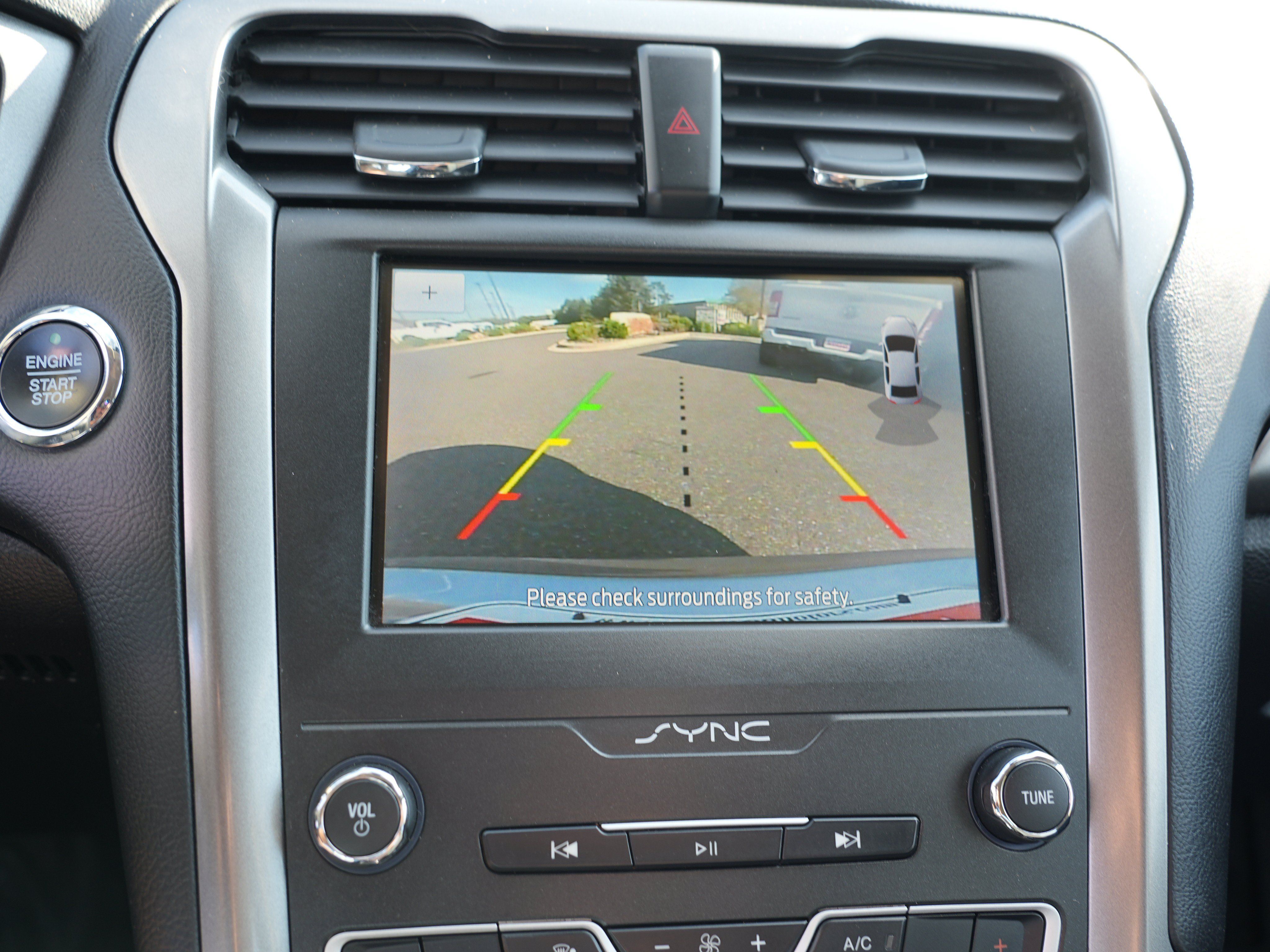 Used 2020 Ford Fusion SE FWD image 27