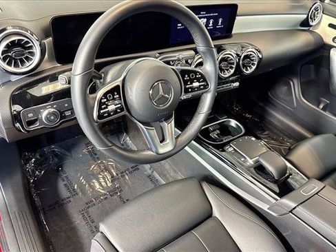Used 2023 Mercedes-Benz CLA 250 image 9