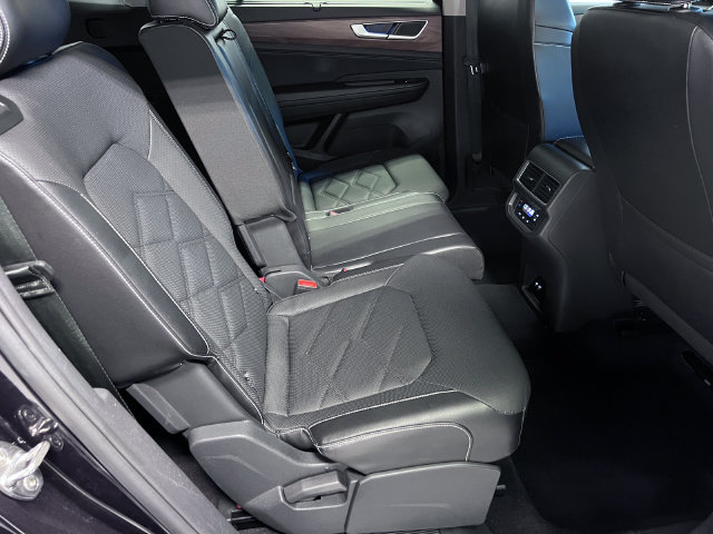 Certified 2024 Volkswagen Atlas SE FWD image 13