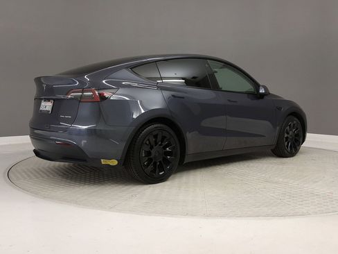 Used 2021 Tesla Model Y Long Range image 6