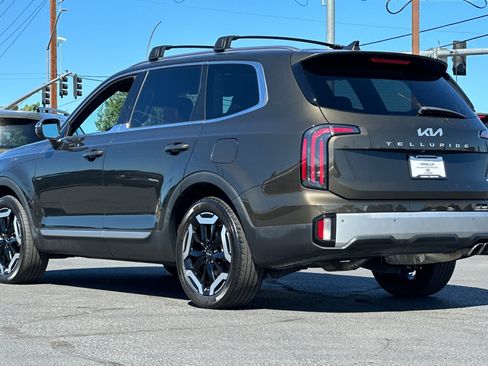 Used 2023 Kia Telluride EX AWD/4WD image 6