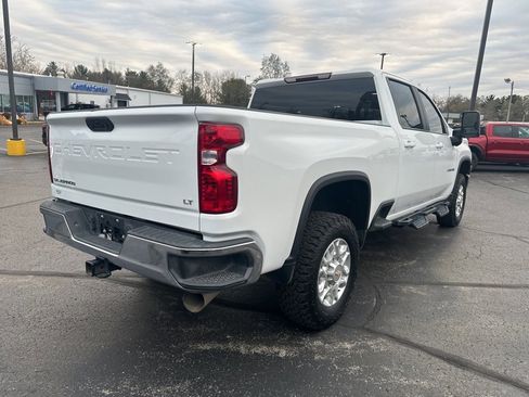 Used 2021 Chevrolet Silverado 2500 LT w/ Convenience Package image 3
