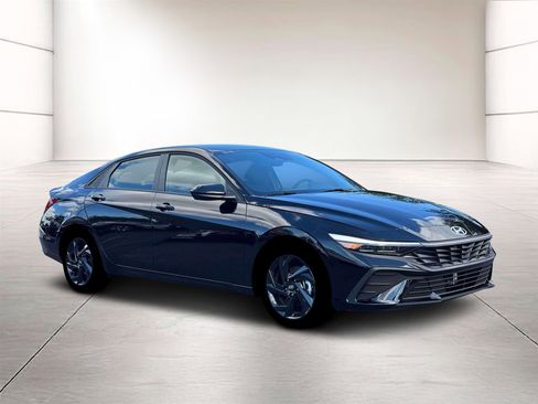 New 2026 Hyundai Elantra Sport FWD image 10