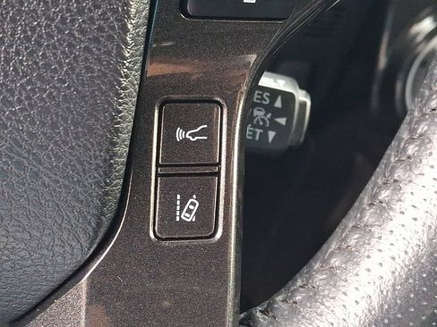 Used 2021 Toyota 4Runner Venture w/ Moonroof Package AWD/4WD image 28
