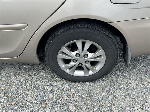 Used 2005 Toyota Camry LE FWD image 22