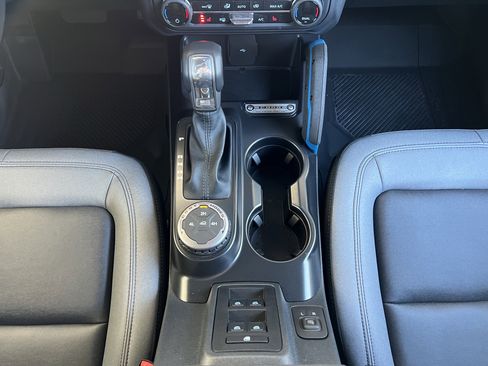 Used 2024 Ford Bronco Black Diamond image 29