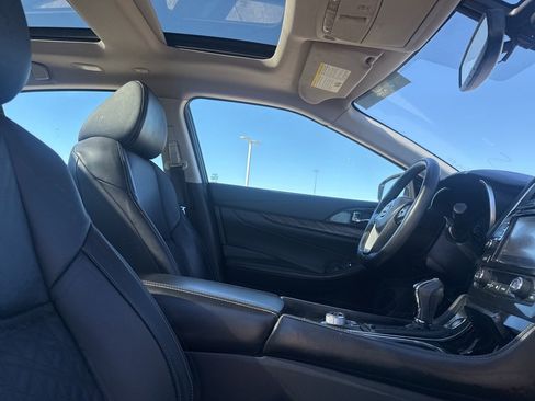 Used 2017 Nissan Maxima Platinum w/ Interior Lighting Package image 26