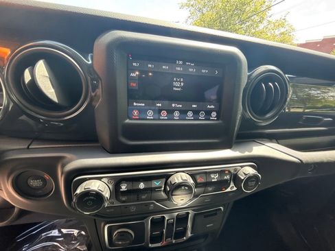 Used 2022 Jeep Wrangler Unlimited Sport AWD/4WD image 16