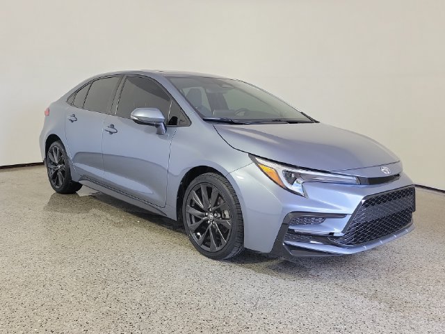 Used 2023 Toyota Corolla SE w/ SE Premium Package FWD image 4