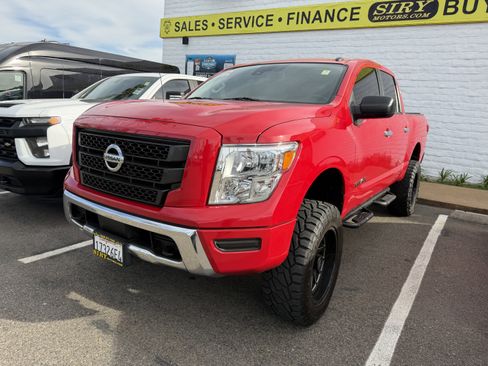 Used 2021 Nissan Titan SV w/ Accessory Utility Package image 3