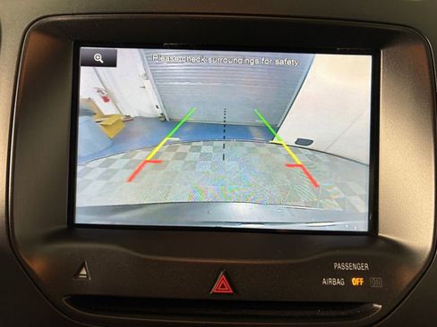 Used 2015 Ford Explorer XLT w/ Equipment Group 202A image 18