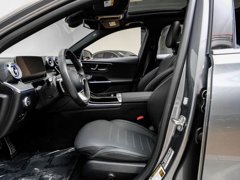 Used 2025 Mercedes-Benz C 300 4MATIC Sedan image 4