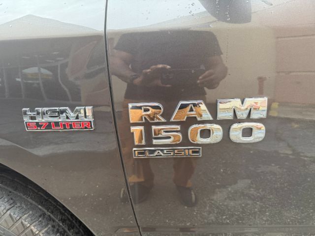 Used 2020 RAM 1500 Classic SLT AWD/4WD image 9