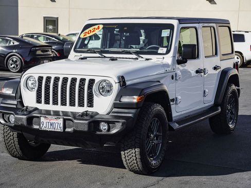 Used 2024 Jeep Wrangler Sport S image 3