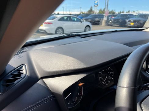 Used 2025 Nissan Rogue SV AWD/4WD image 35
