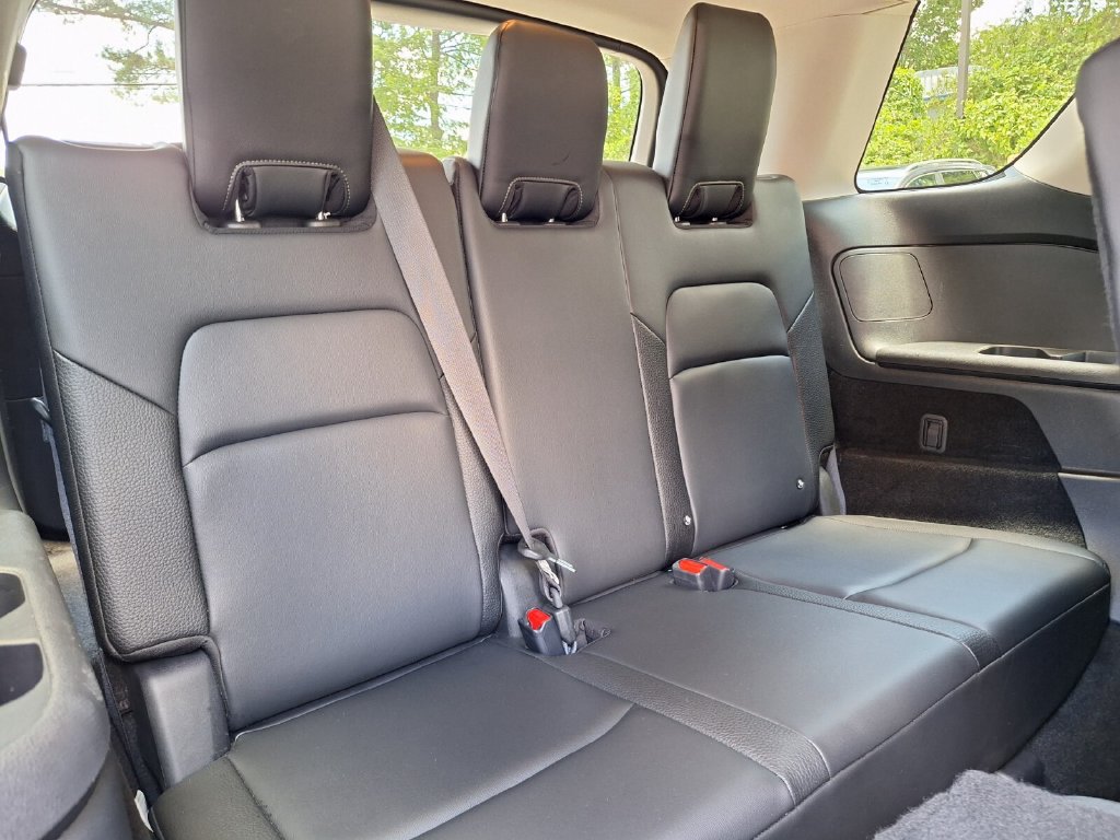 Used 2025 Nissan Pathfinder SL FWD image 29