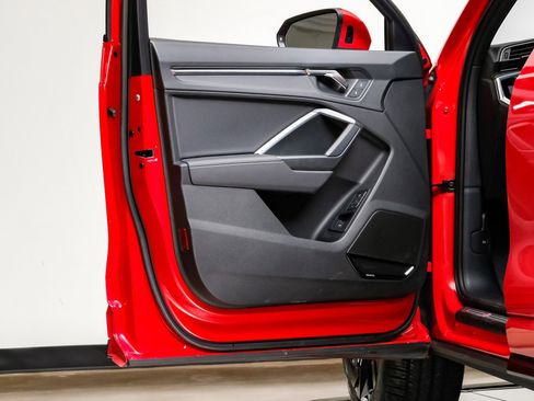 Used 2023 Audi Q3 2.0T Premium Plus w/ Premium Plus Package image 44