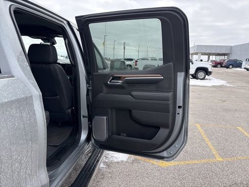 Used 2024 Chevrolet Silverado 1500 High Country w/ Technology Package image 14