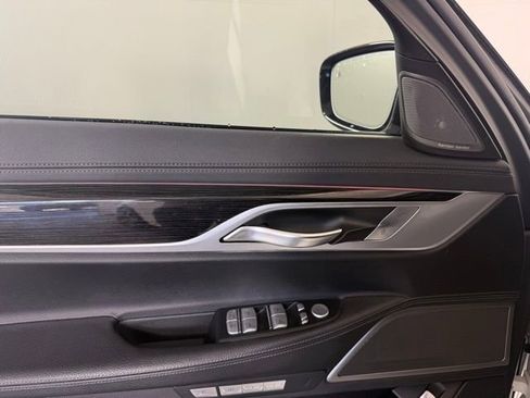 Used 2018 BMW 740i 740i image 24