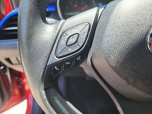 Used 2021 Toyota C-HR XLE FWD image 13