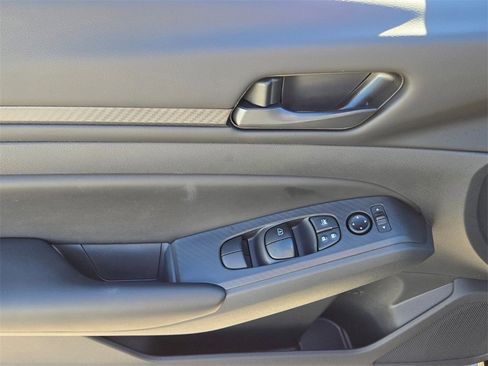 Used 2025 Nissan Altima 2.5 S image 22