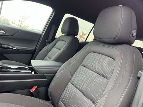 Certified 2025 Chevrolet Equinox LT w/ Safety and Technology Package image 9