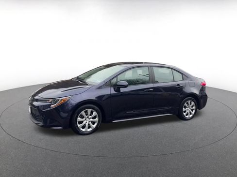 Used 2025 Toyota Corolla LE image 8