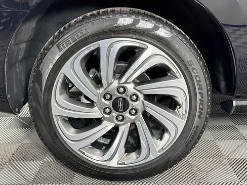 Used 2024 Lincoln Navigator Premiere AWD/4WD image 31