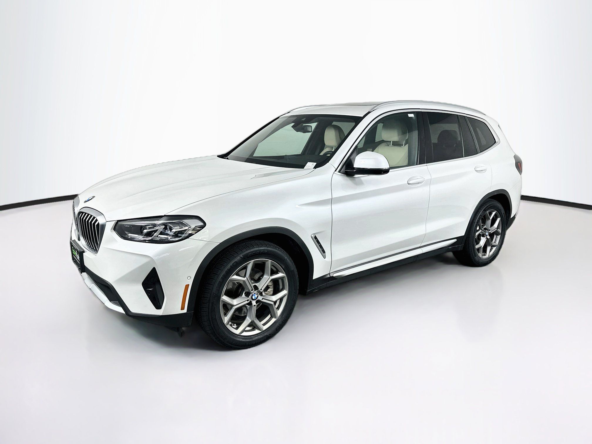 Used 2024 BMW X3 sDrive30i w/ Convenience Package RWD image 3