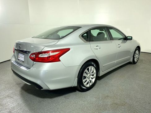 Used 2016 Nissan Altima 2.5 S w/ Power Driver Seat Package image 33