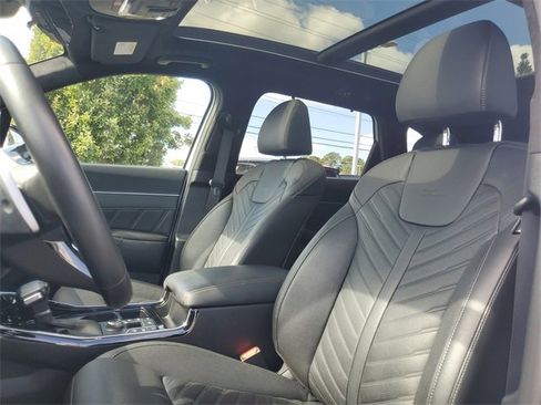 Used 2024 Kia Sorento SX Prestige image 15