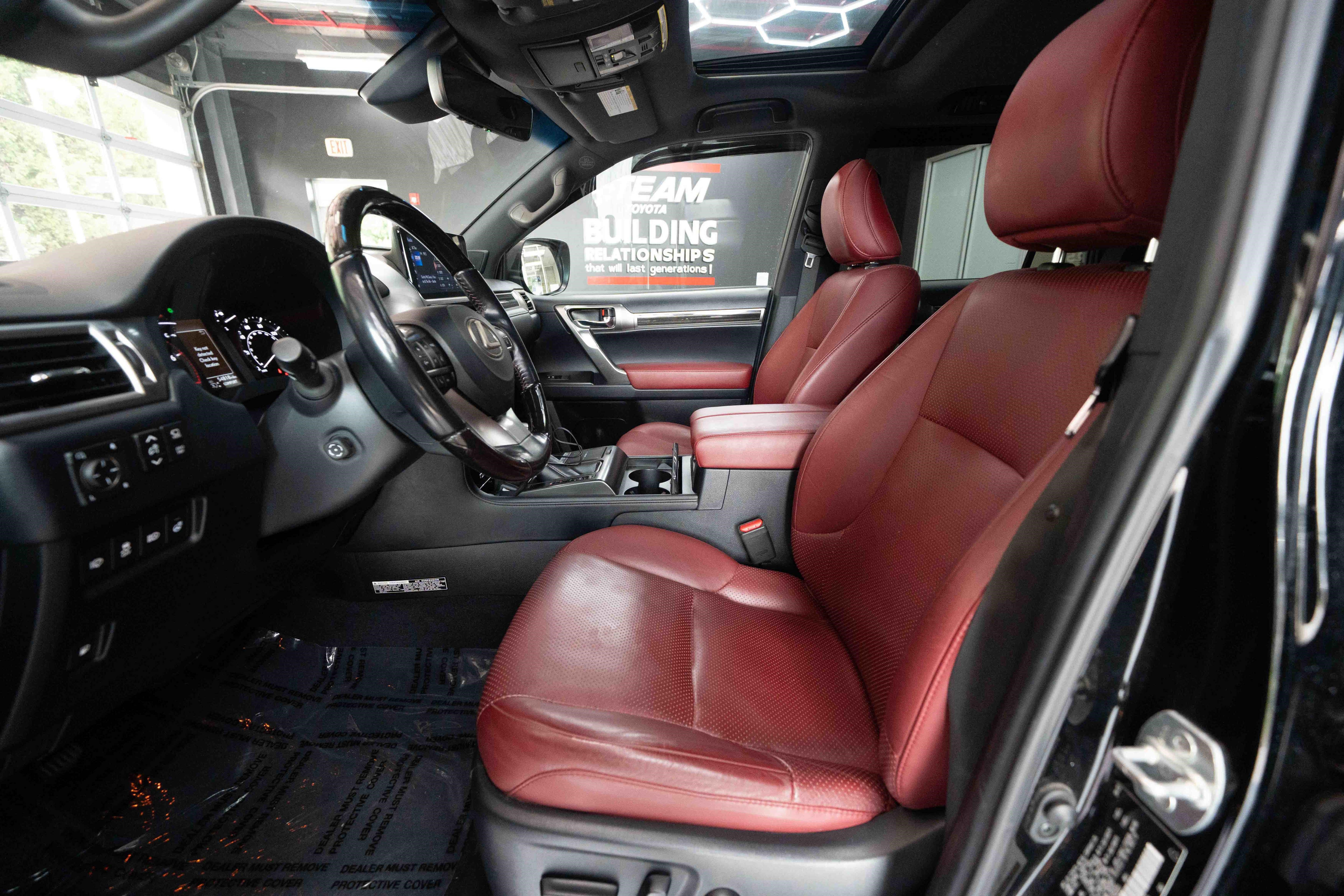Used 2023 Lexus GX 460 Luxury w/ Sport Design Package AWD/4WD image 9