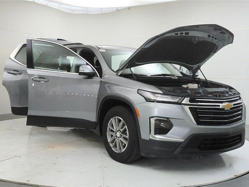 Used 2023 Chevrolet Traverse LT image 10