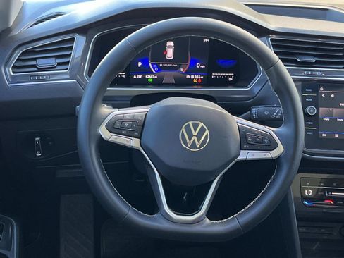 Certified 2022 Volkswagen Tiguan SE w/ Panoramic Sunroof Package image 8