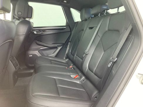 Certified 2022 Porsche Macan AWD/4WD image 15