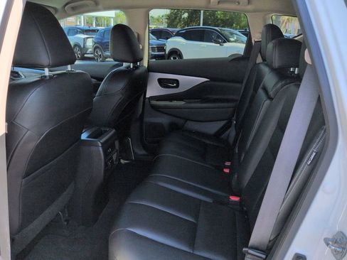 Used 2022 Nissan Murano SV FWD image 14